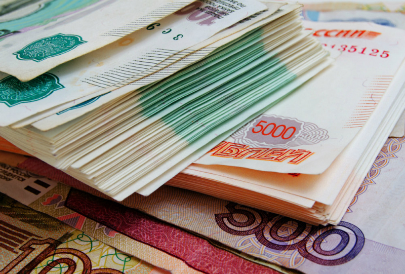 К февралю курс рубля упадет до минимальных значений с начала года