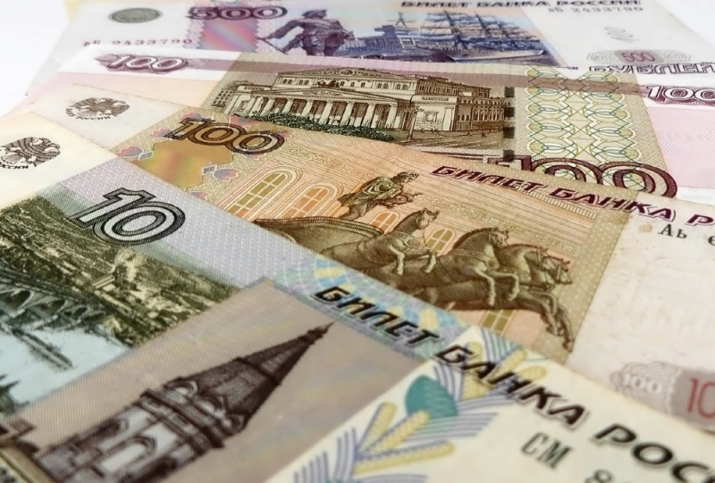 Определен курс рубля, очищенный от политики