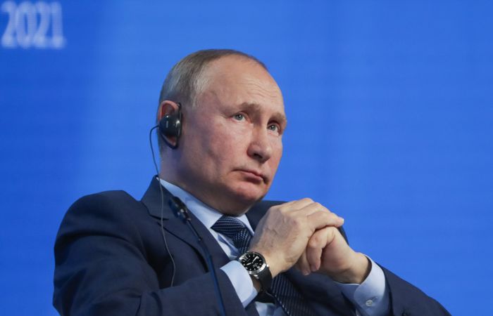 Путин заявил, что Россия не заинтересована в полном отказе от доллара