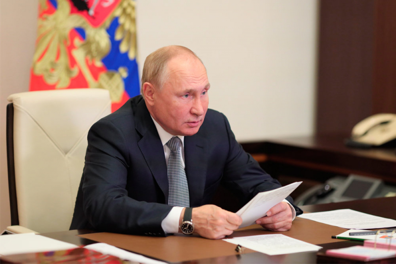 Путин поручит провести проверку соблюдения законов на транспортных узлах